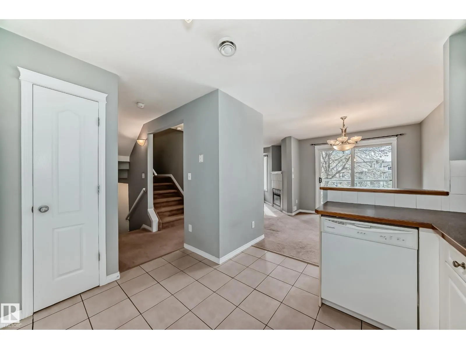 #58 2505 42 ST NW