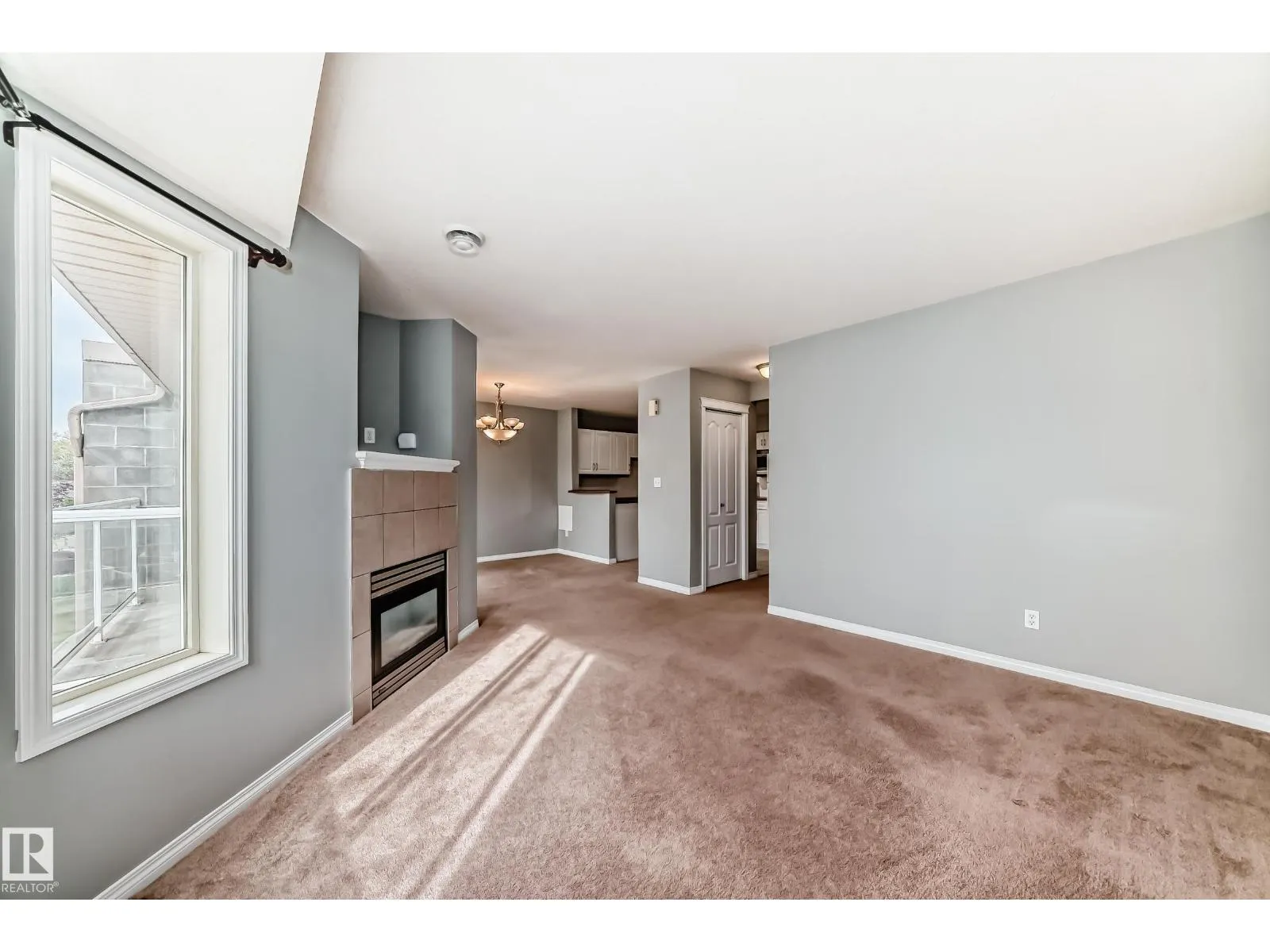 #58 2505 42 ST NW