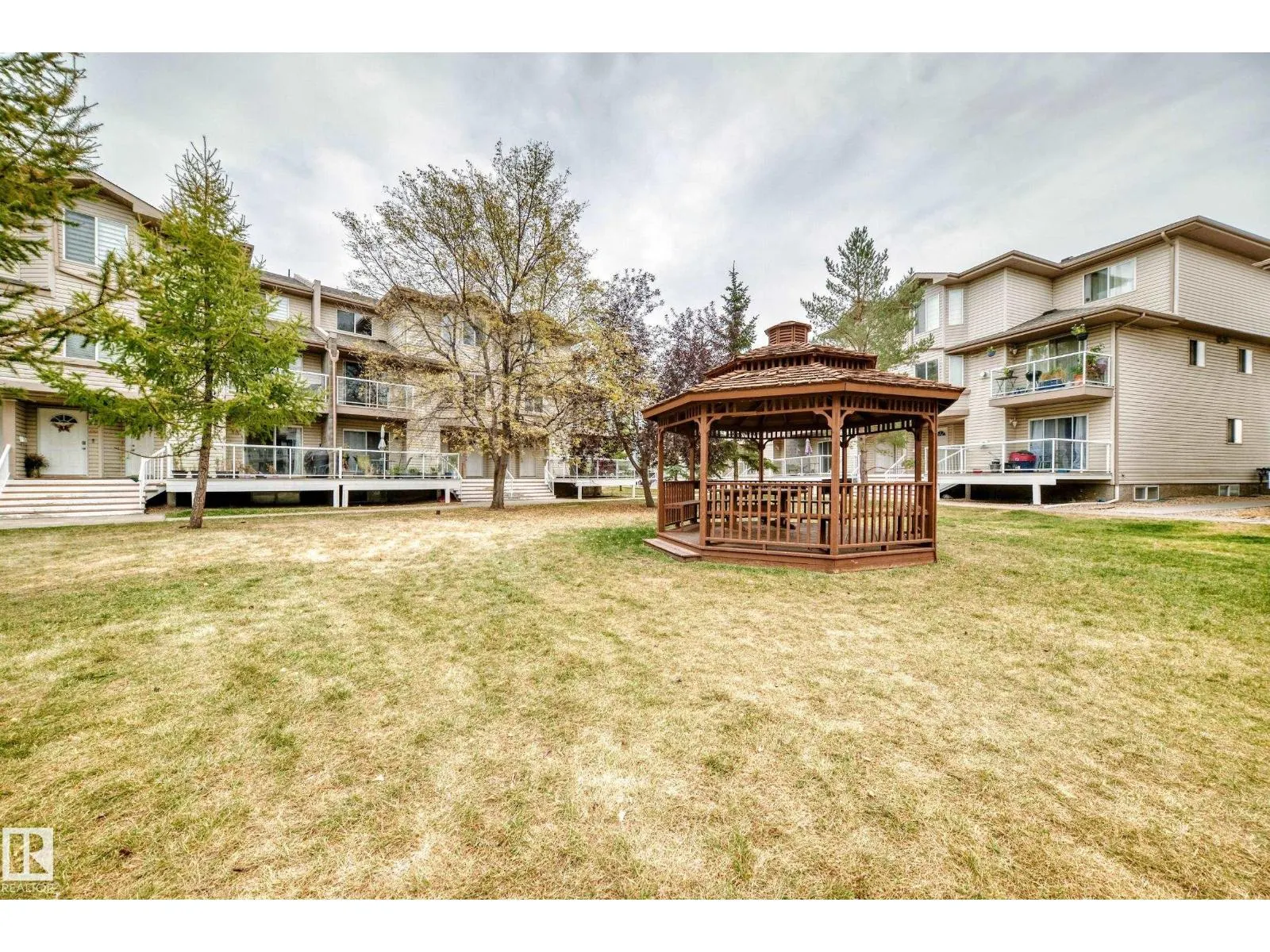 #58 2505 42 ST NW