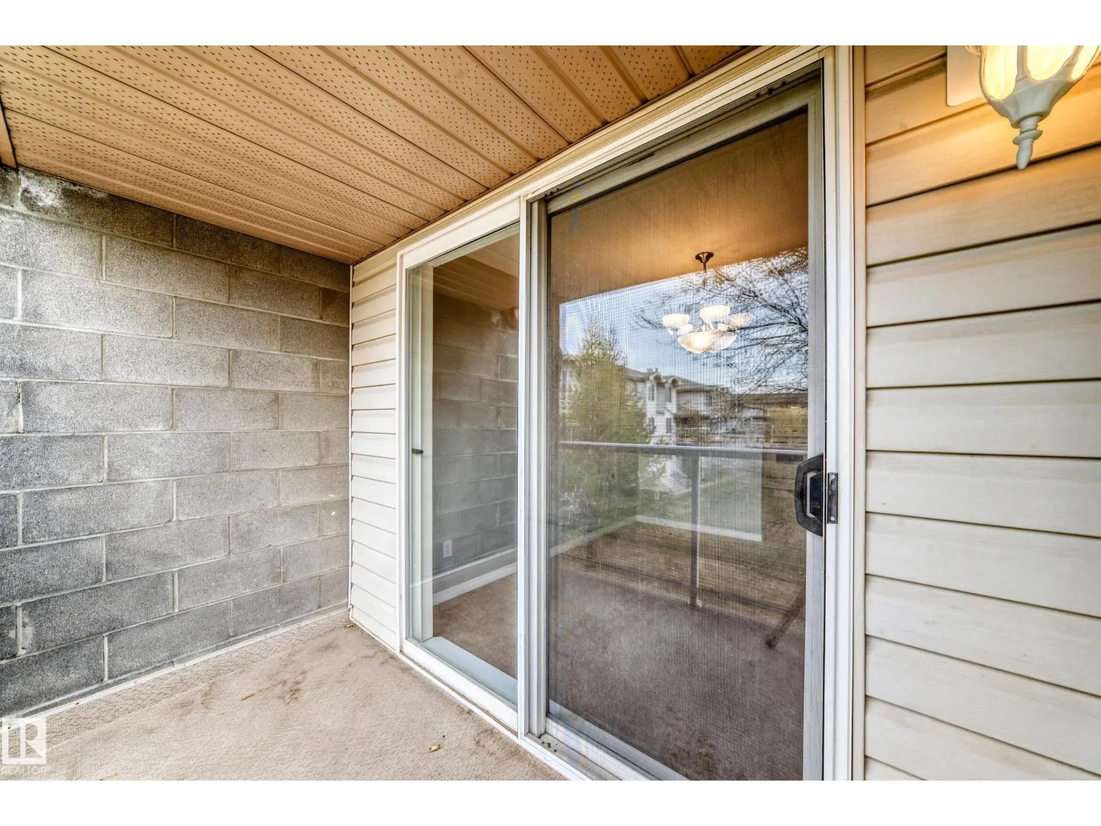 #58 2505 42 ST NW