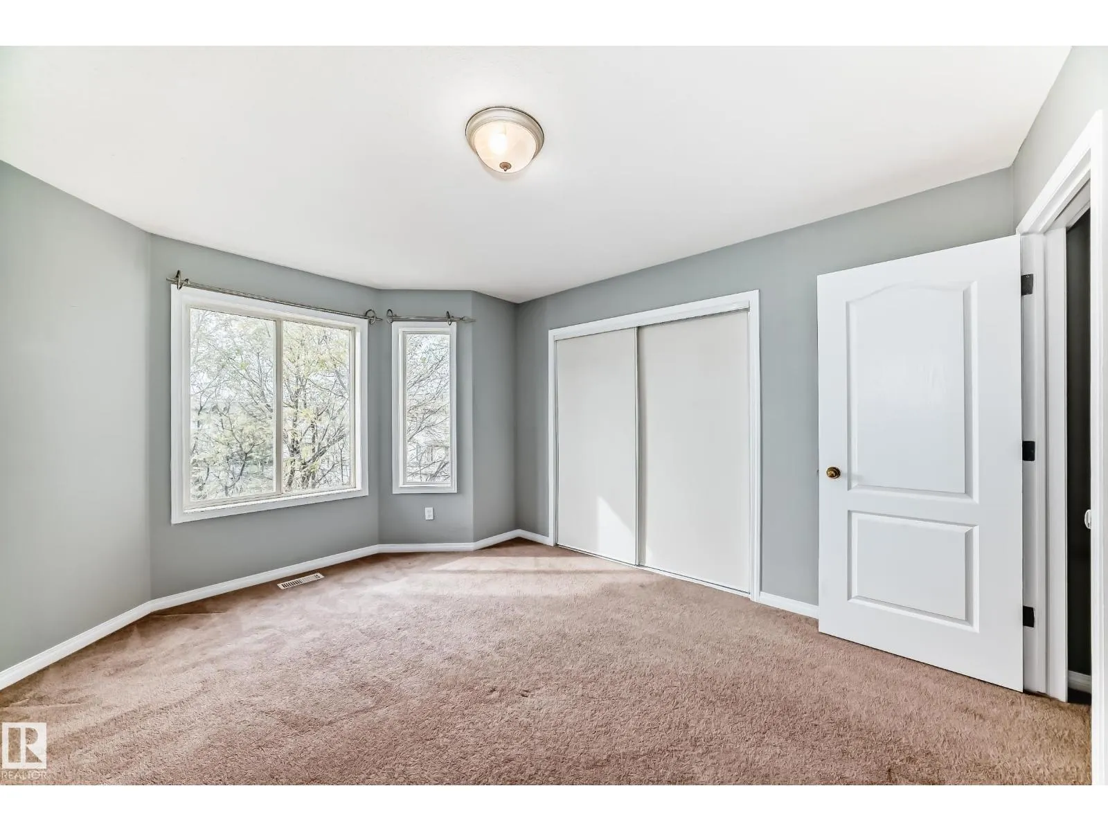 #58 2505 42 ST NW