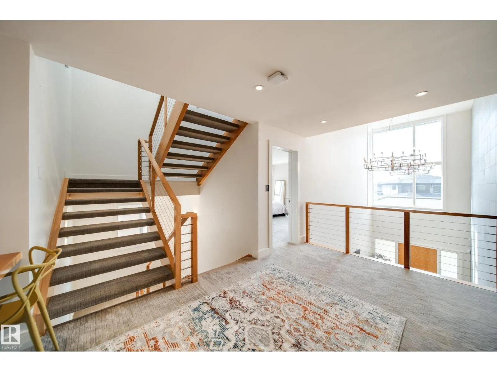 705 HOWATT DR SW