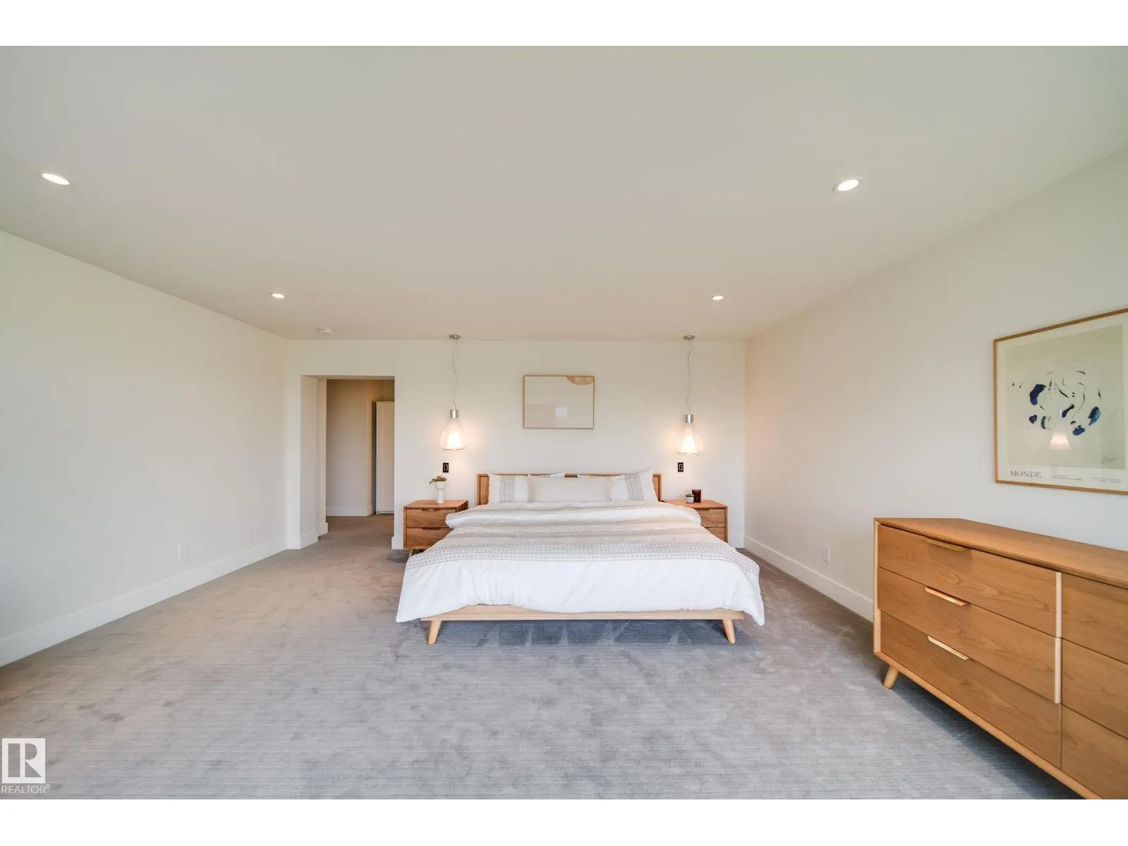 705 HOWATT DR SW