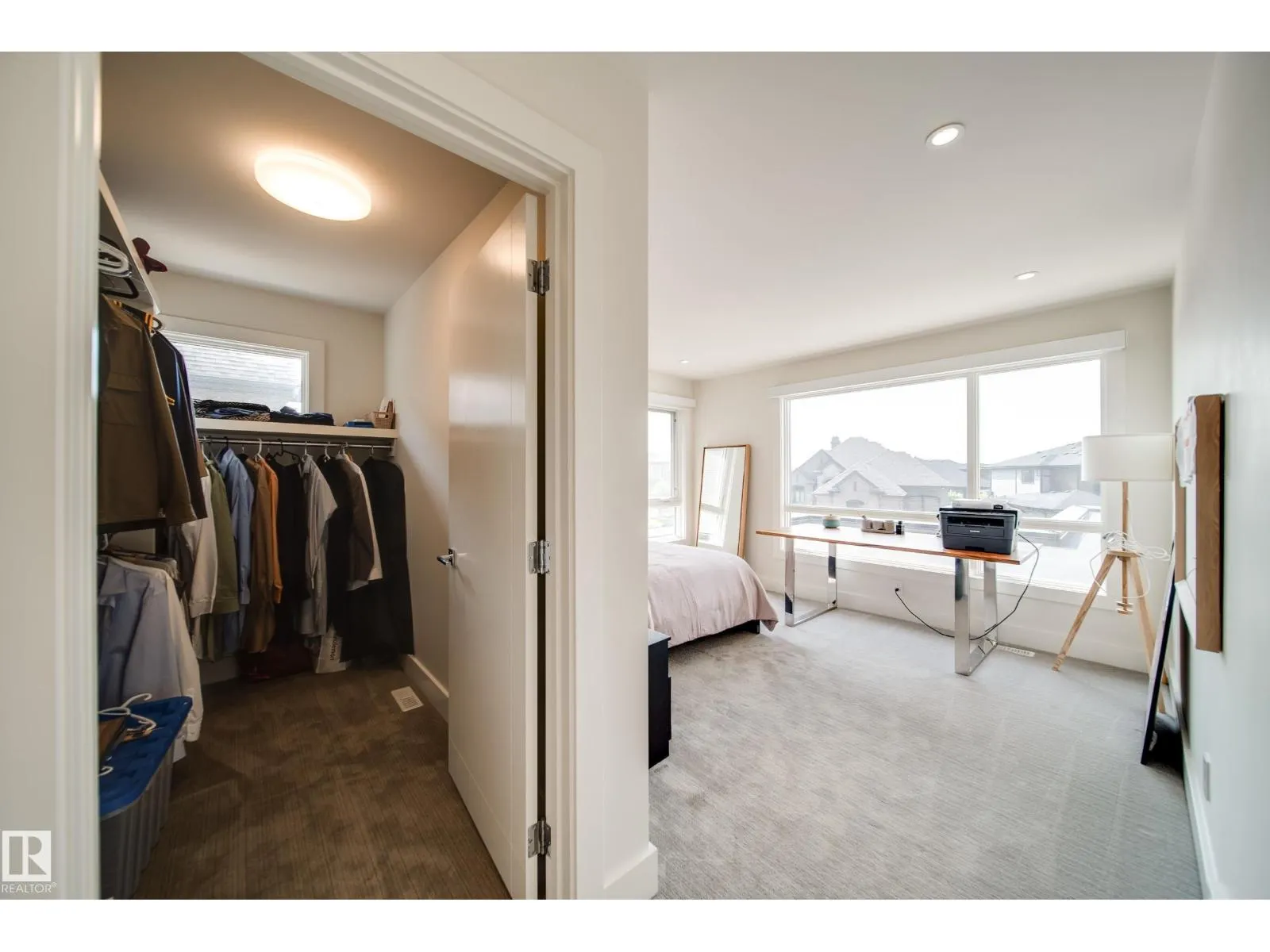 705 HOWATT DR SW