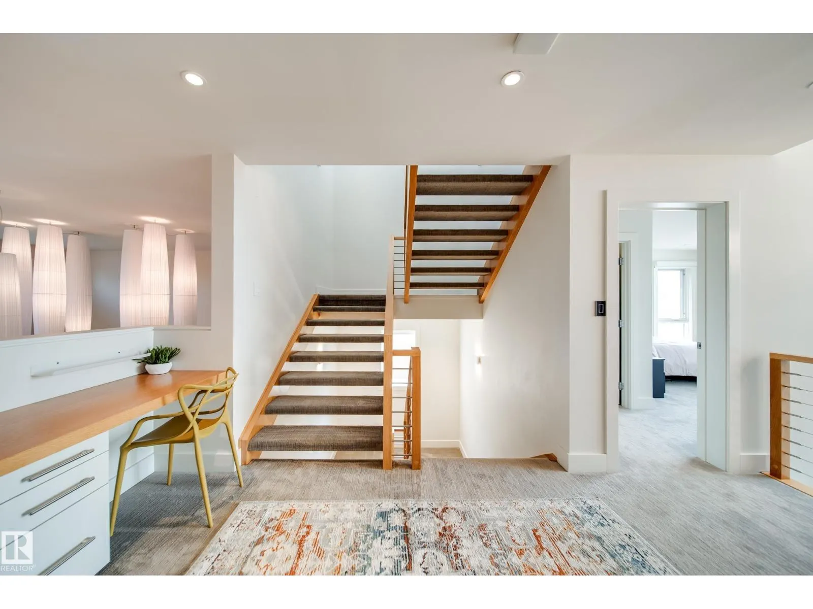 705 HOWATT DR SW
