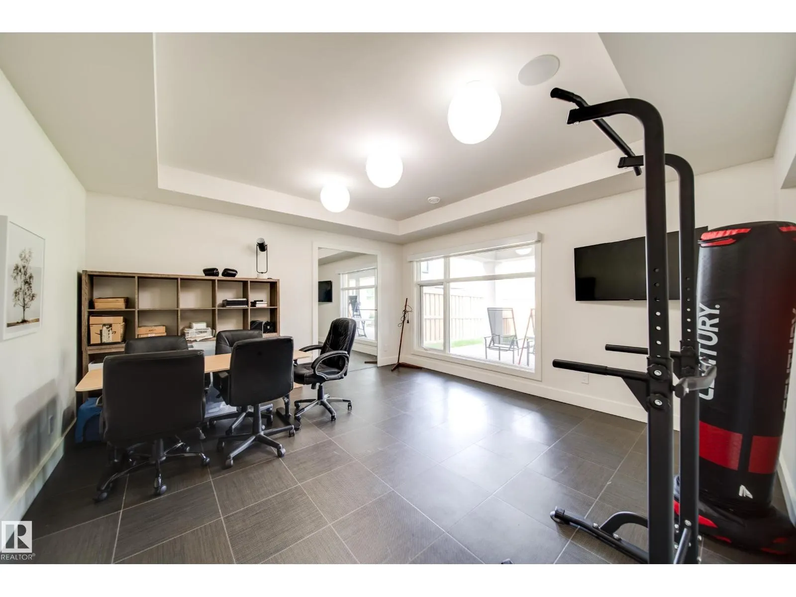 705 HOWATT DR SW