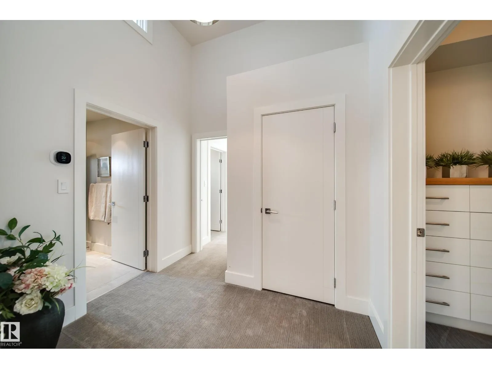 705 HOWATT DR SW