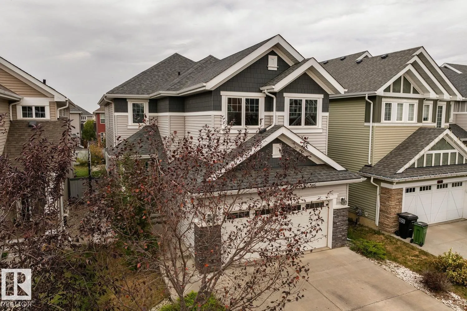 7618 20A AV SW