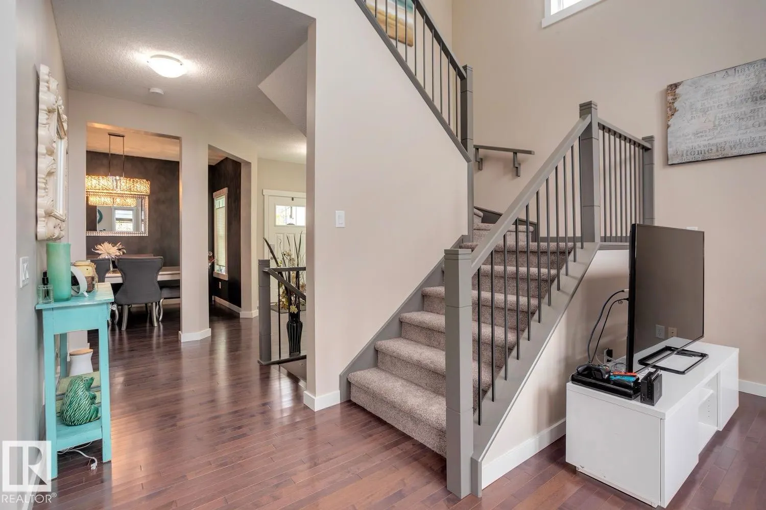 7618 20A AV SW