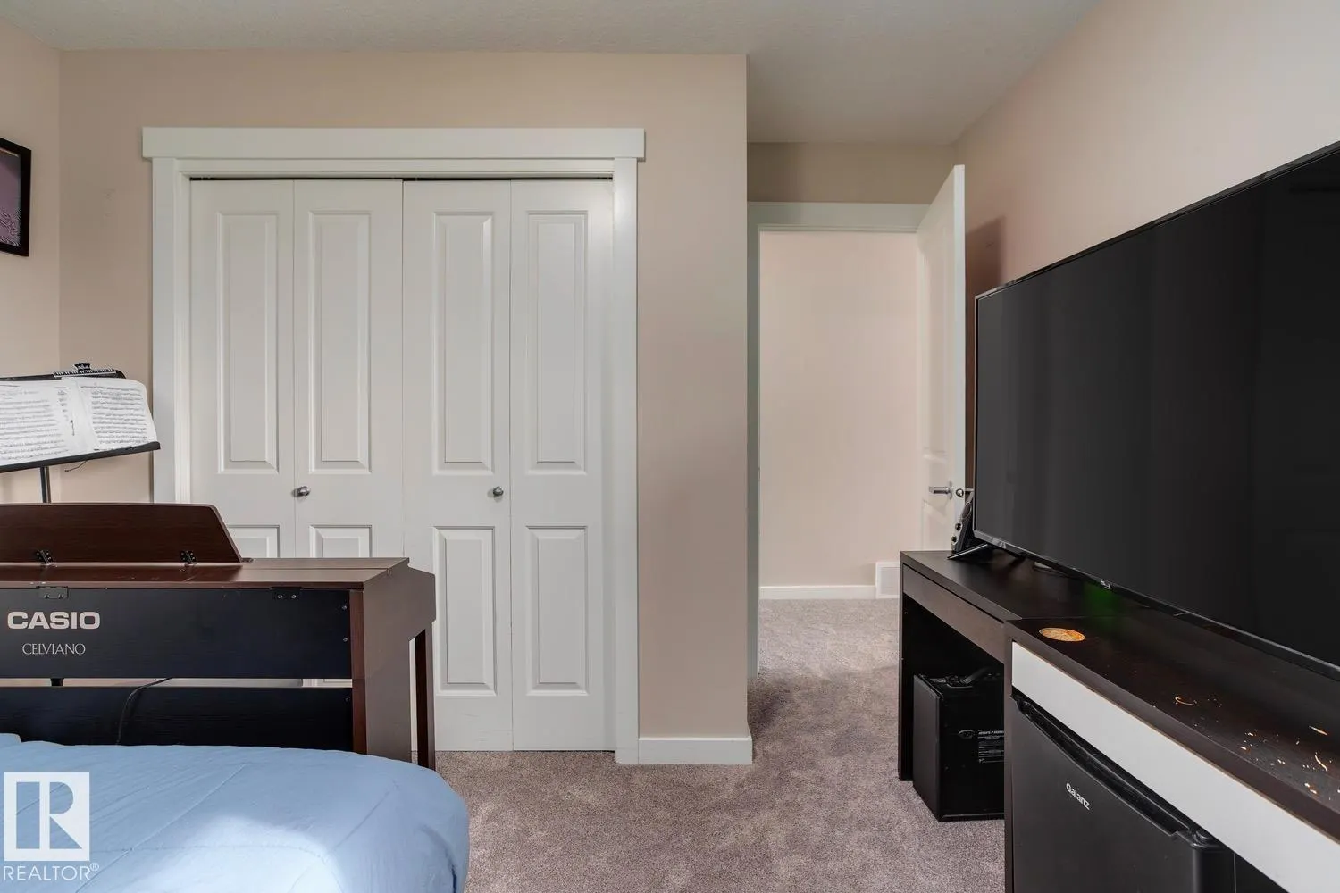 7618 20A AV SW