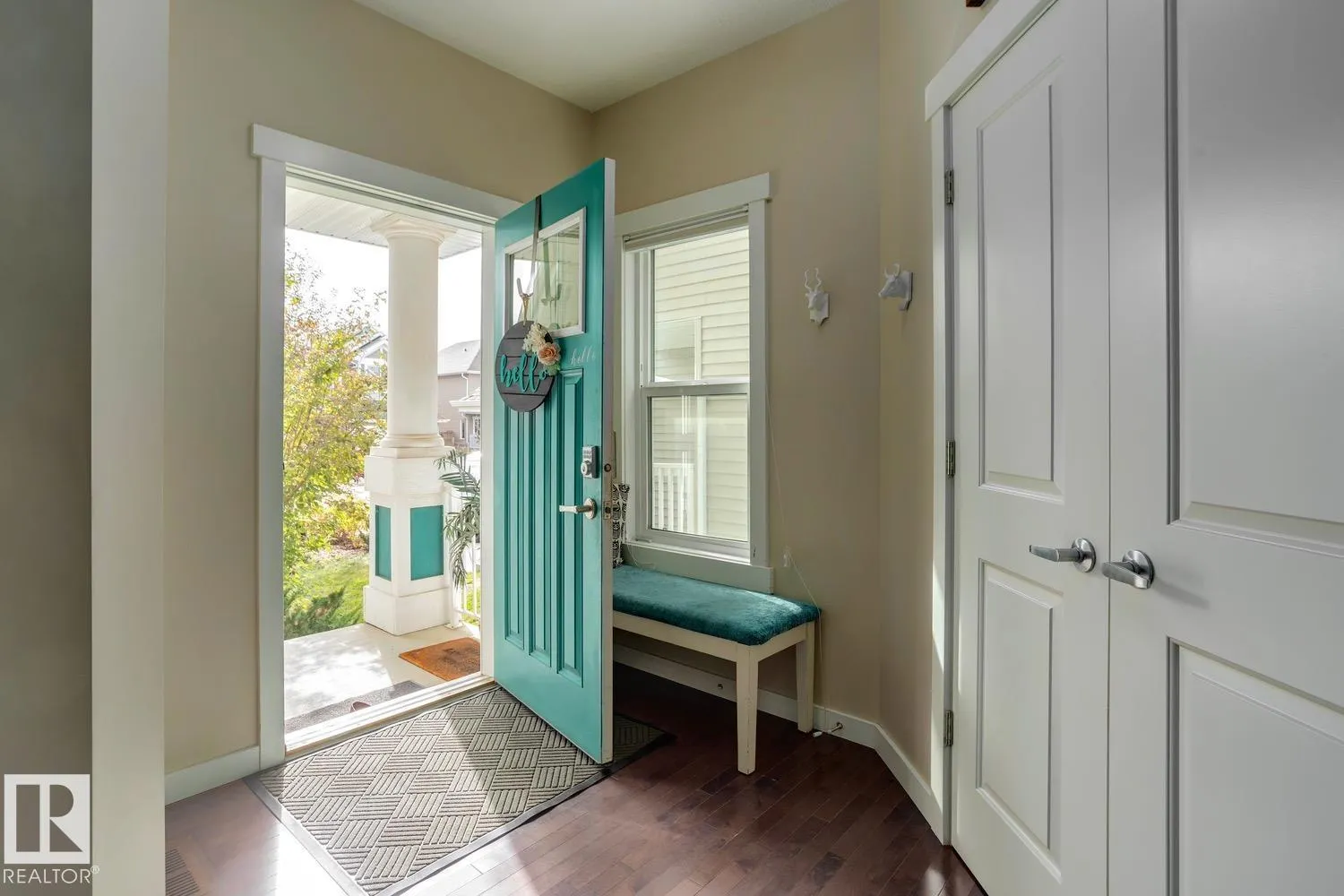 7618 20A AV SW
