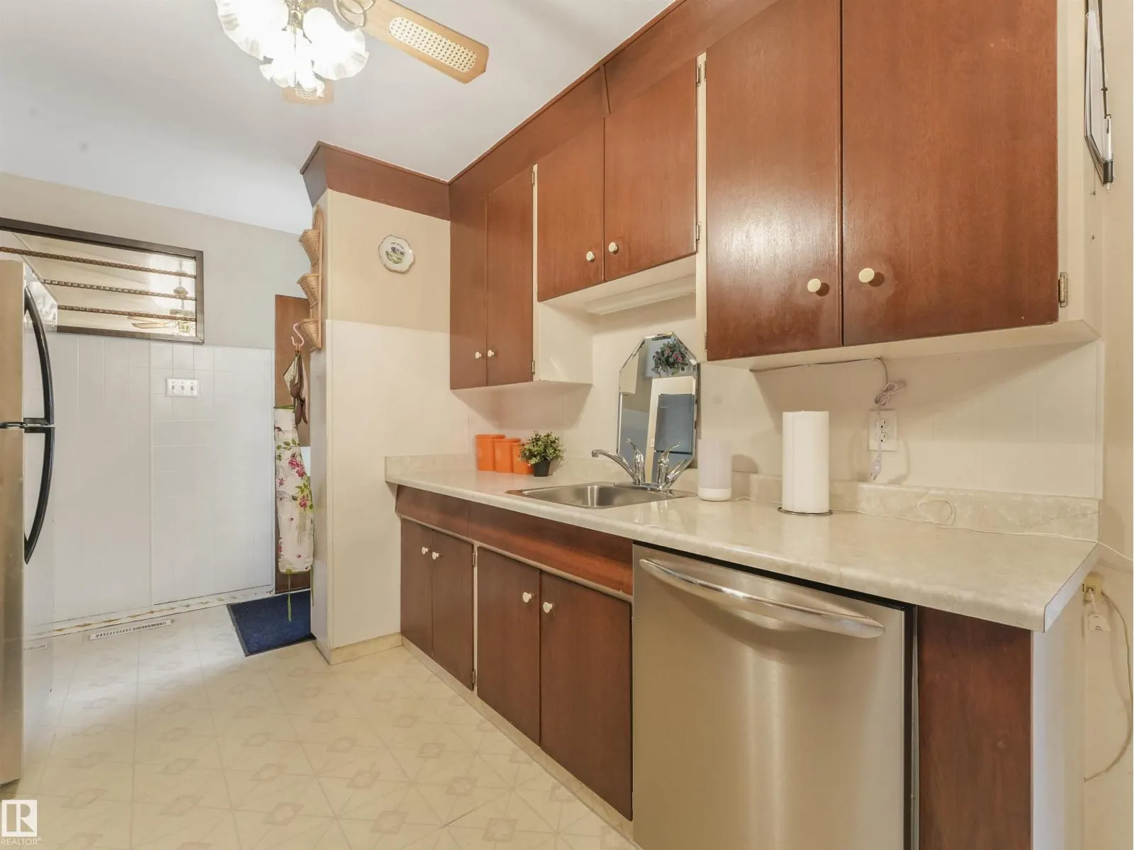 16530 104 AV NW