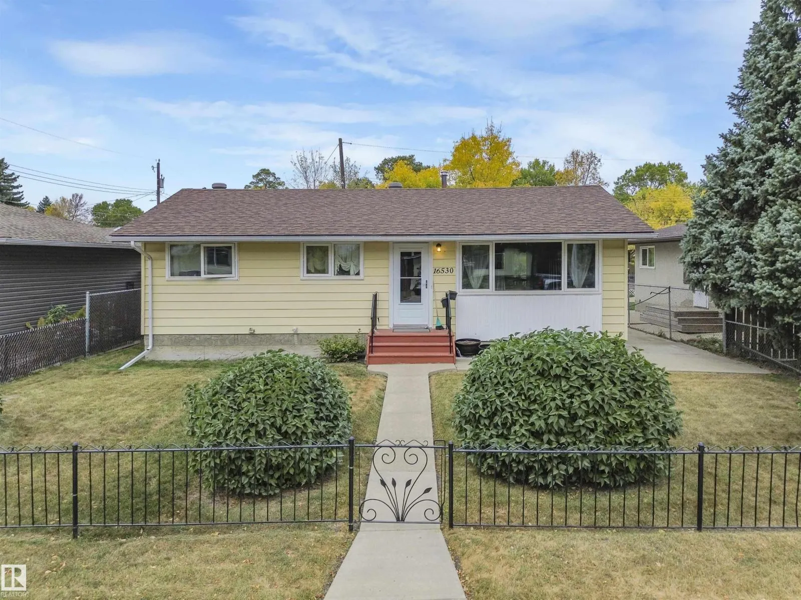 16530 104 AV NW