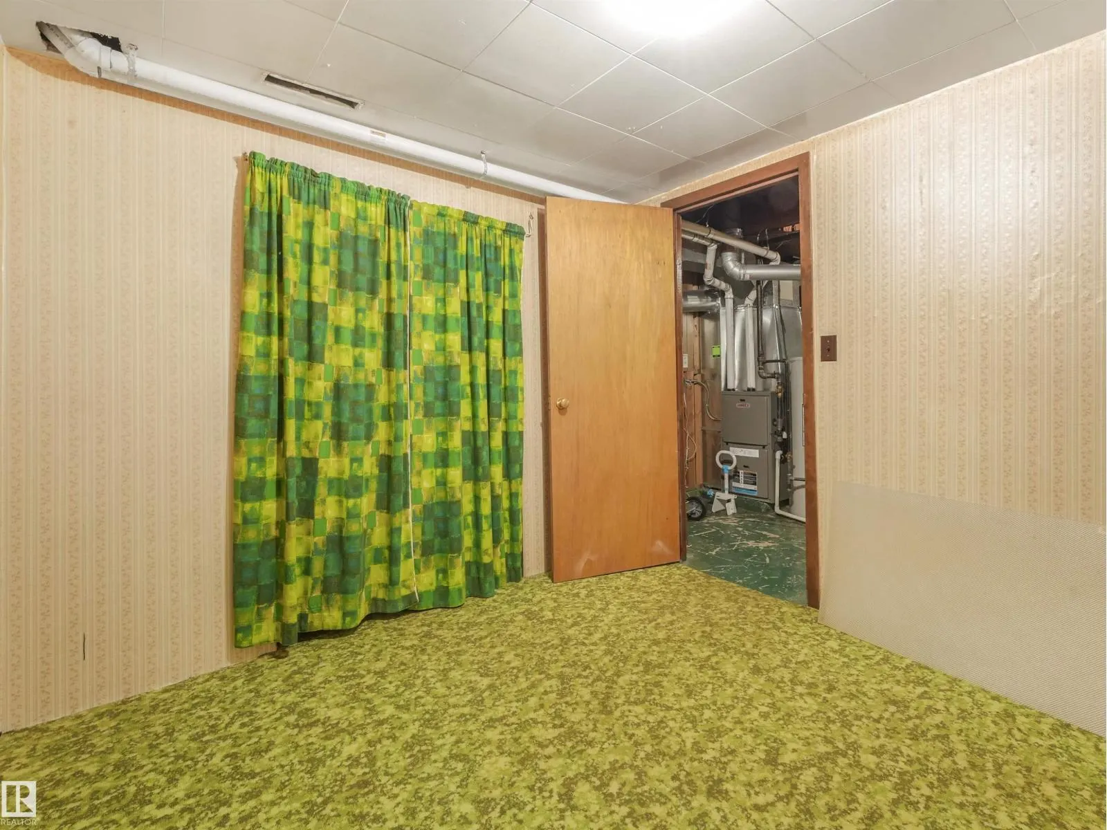 16530 104 AV NW