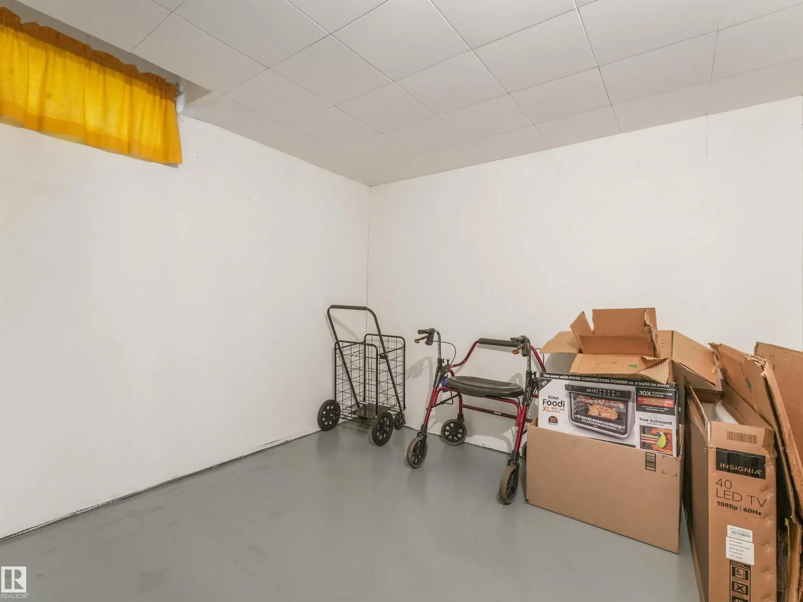 16530 104 AV NW