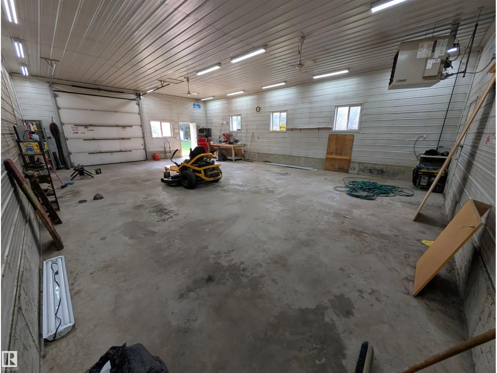 3320 HWY 633