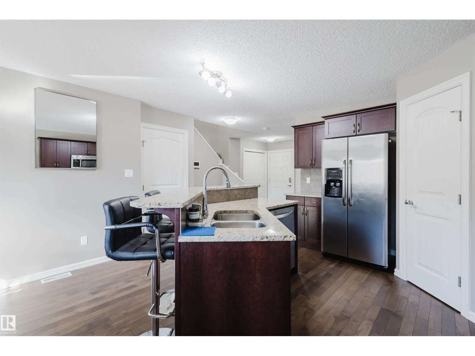 9428 212 ST NW