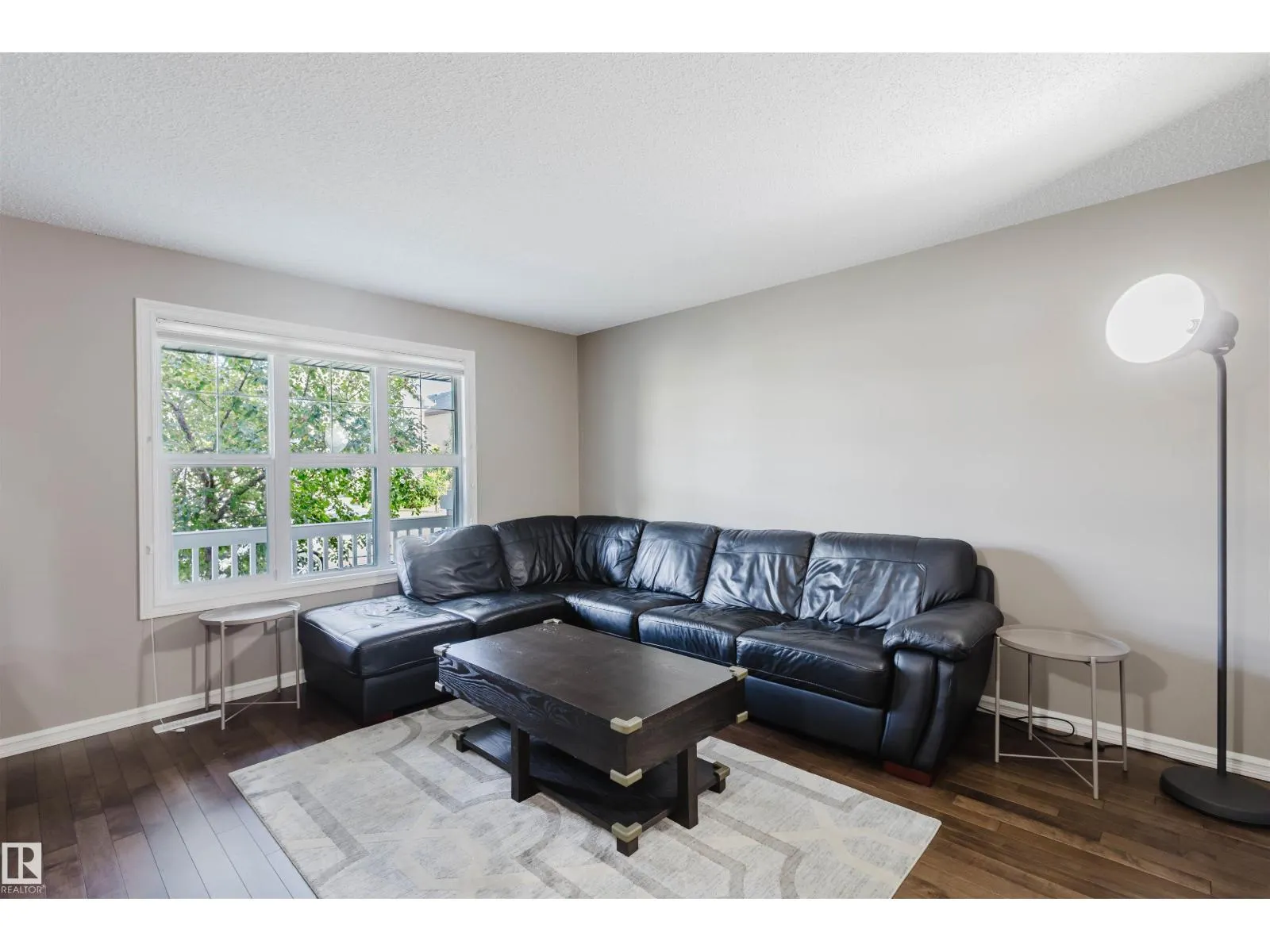 9428 212 ST NW