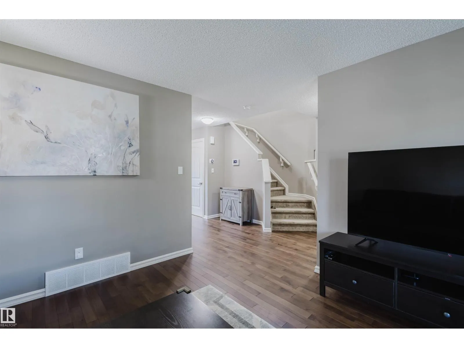 9428 212 ST NW