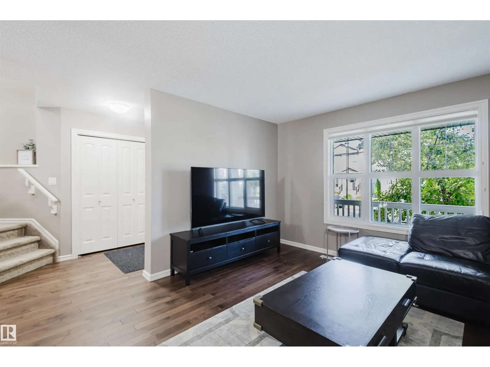 9428 212 ST NW