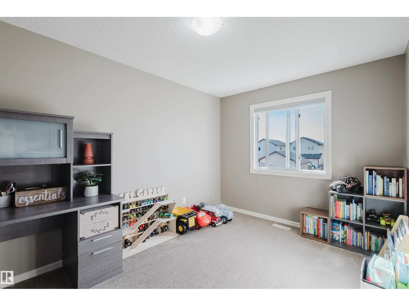 9428 212 ST NW