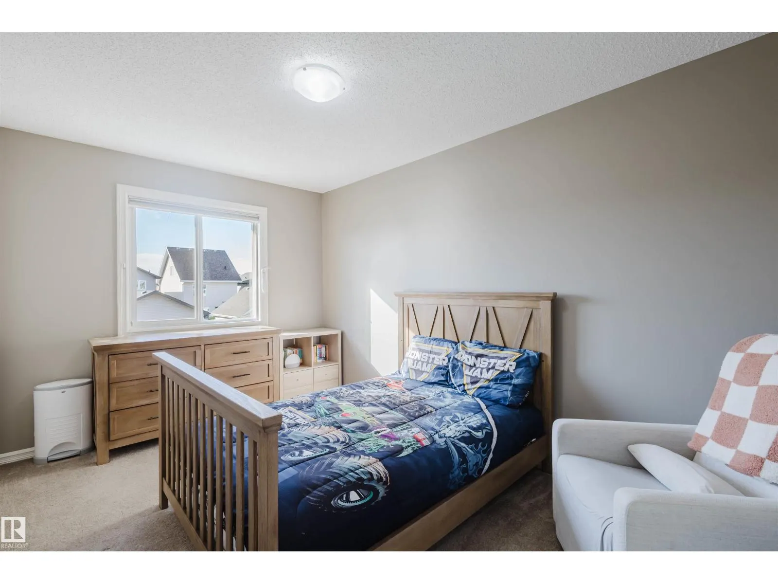 9428 212 ST NW