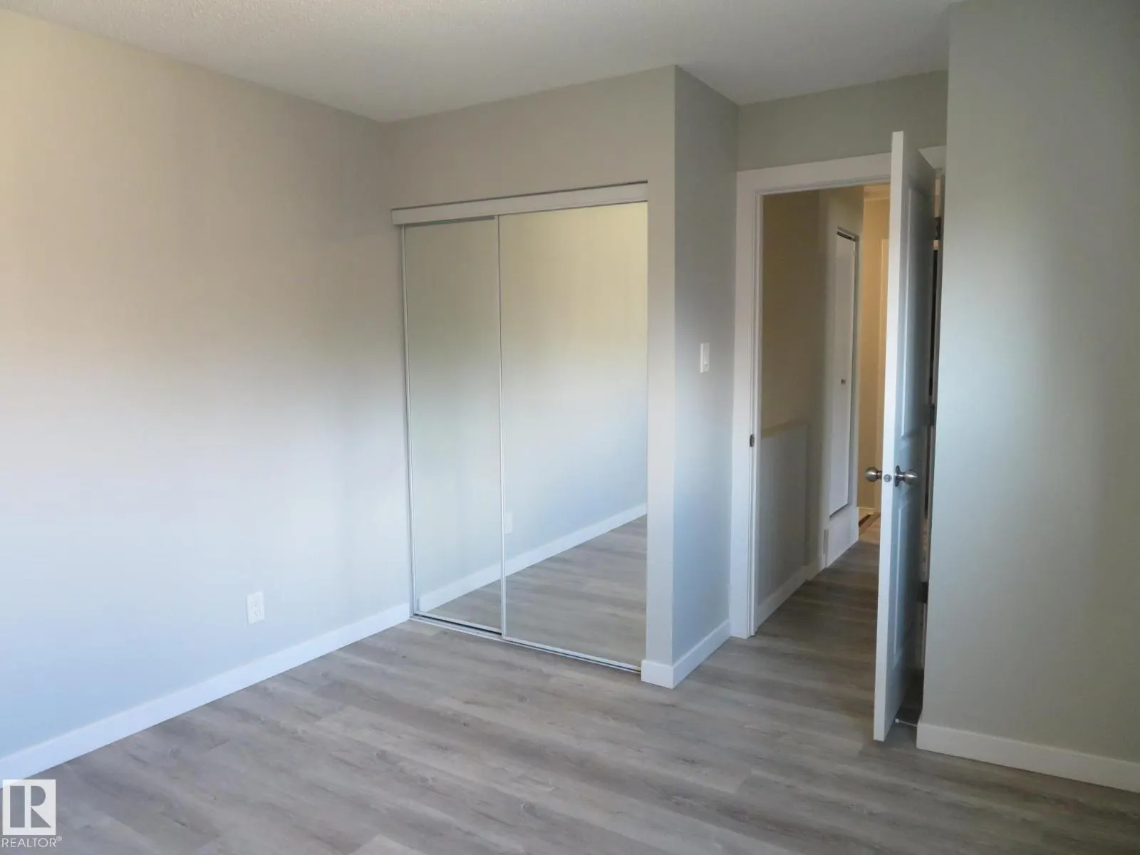 120 KASKITAYO CT NW