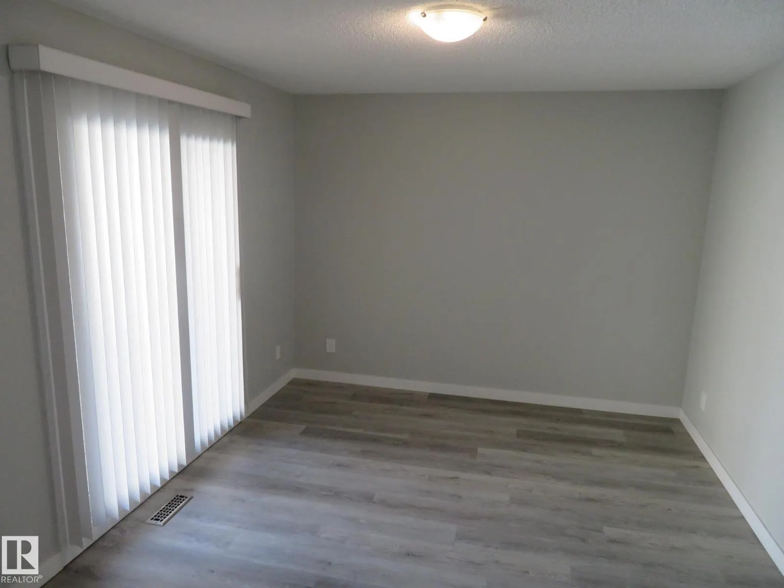 120 KASKITAYO CT NW