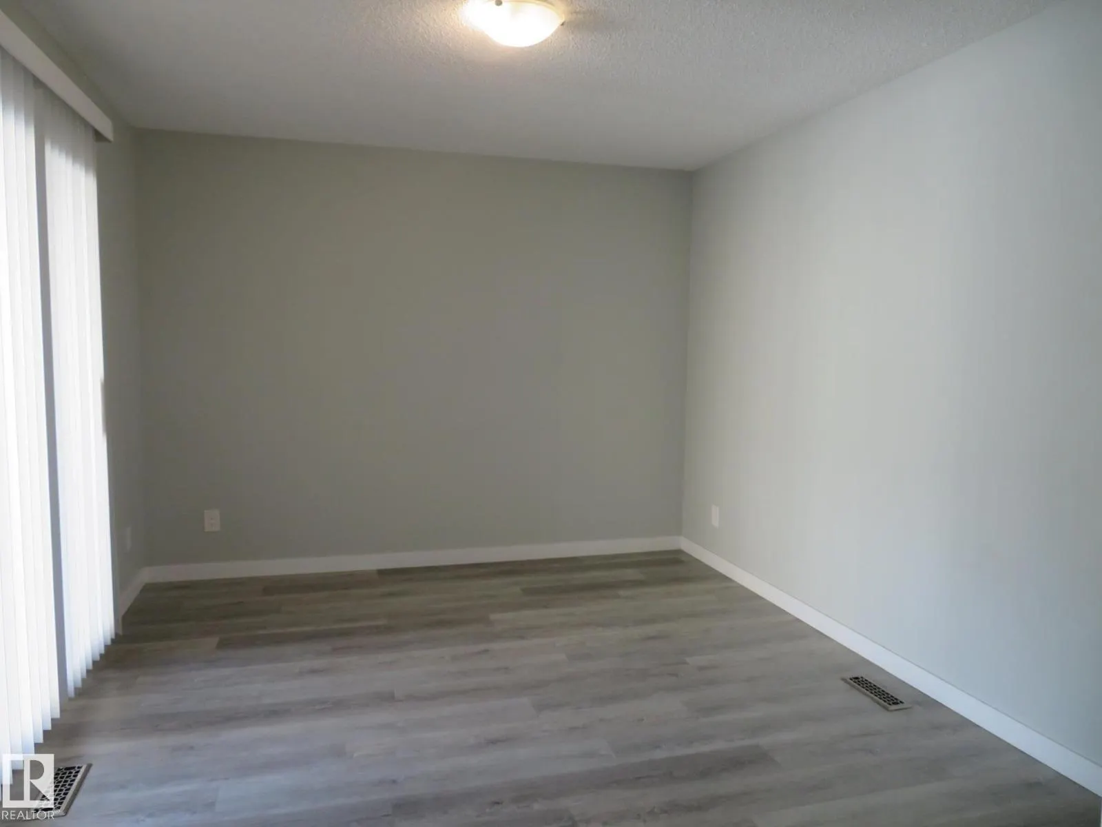 120 KASKITAYO CT NW