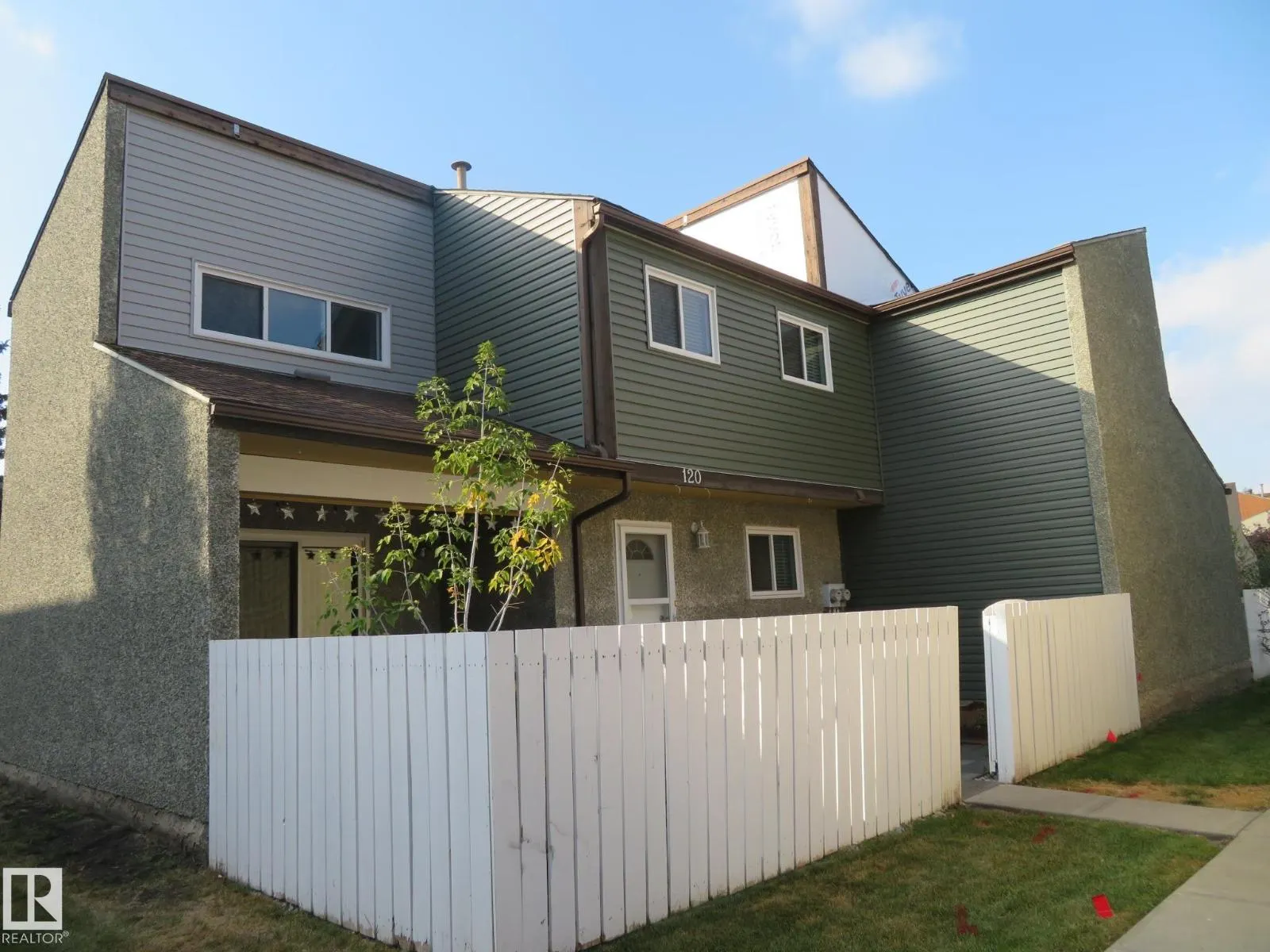 120 KASKITAYO CT NW