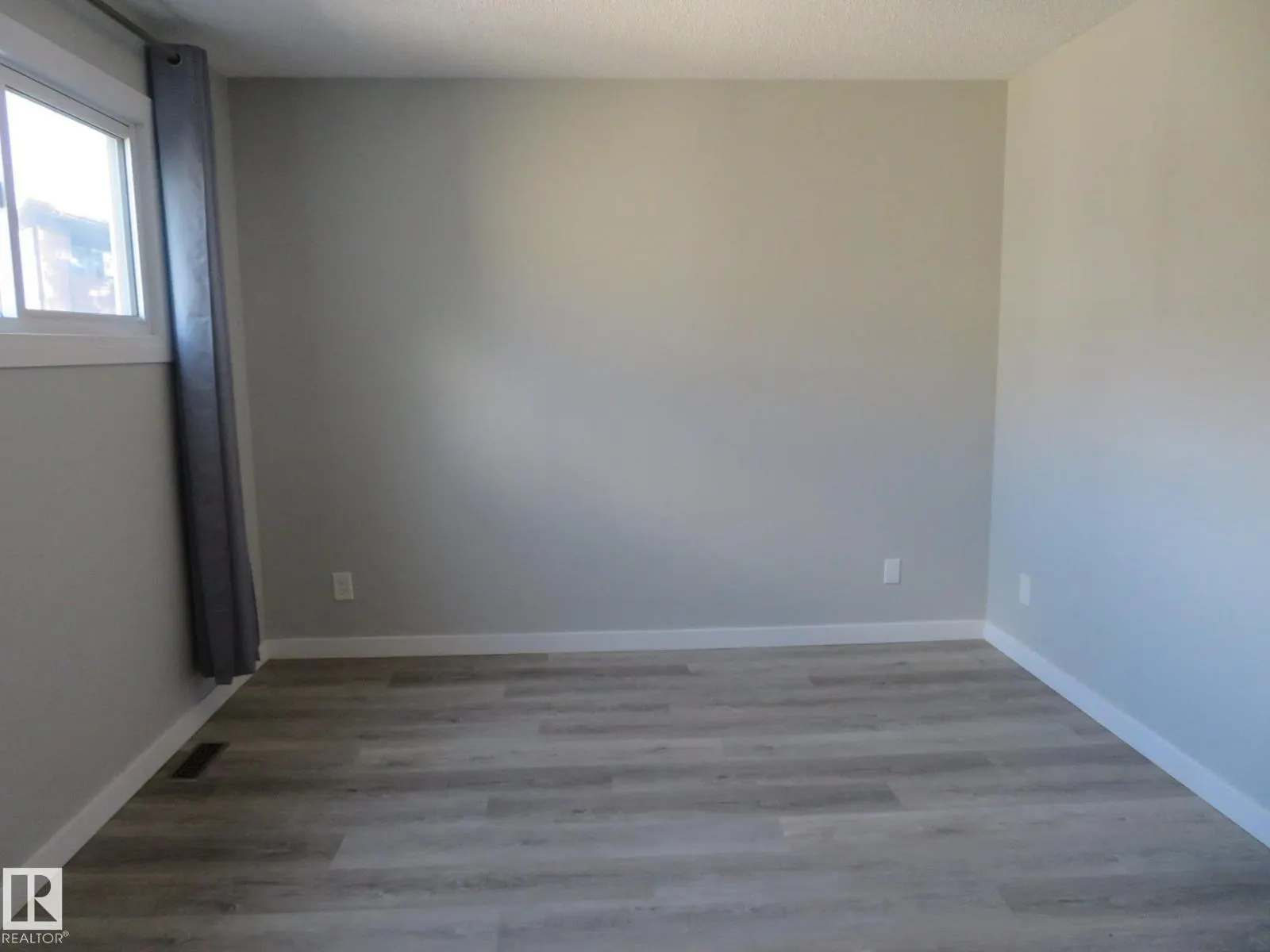 120 KASKITAYO CT NW