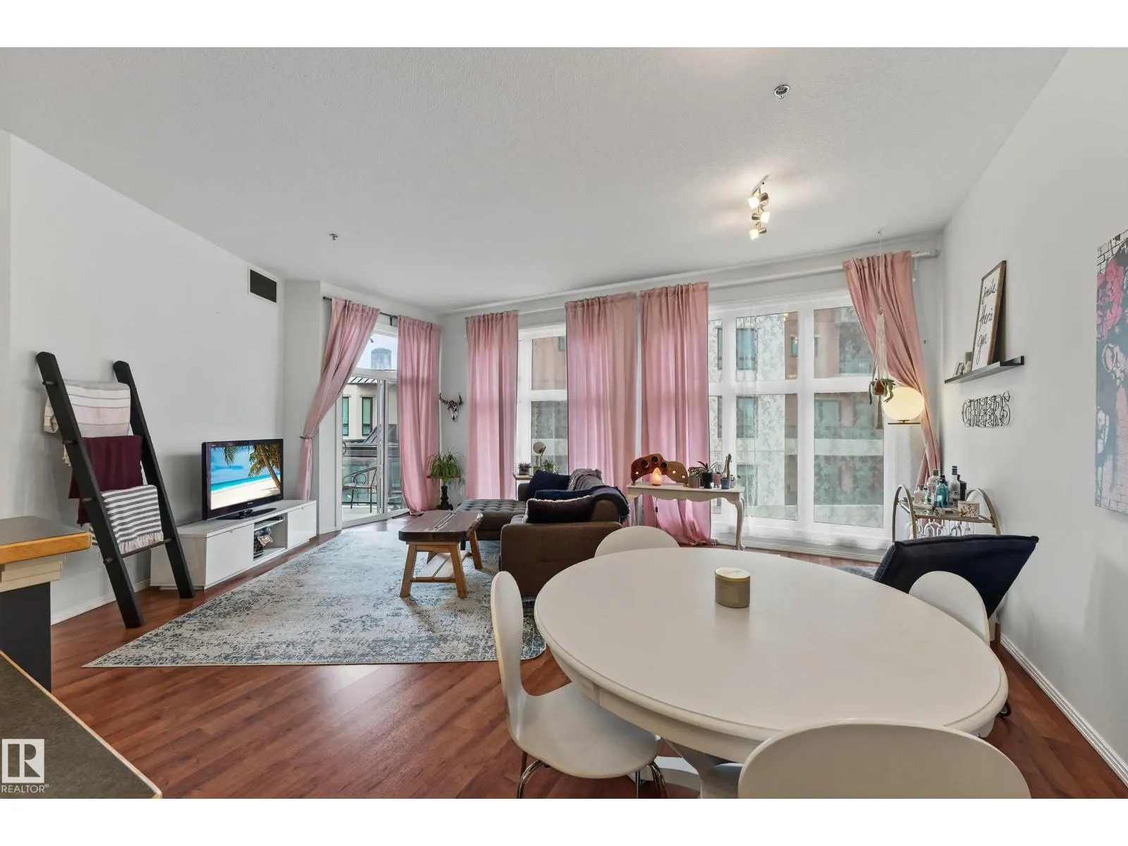#416 10147 112 ST NW