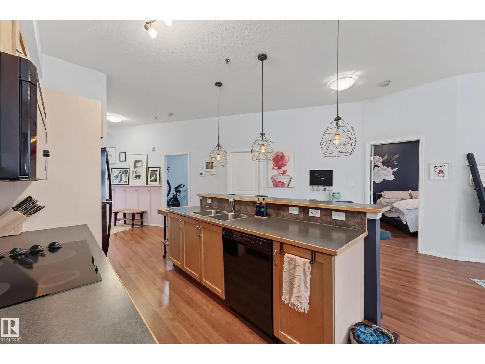 #416 10147 112 ST NW
