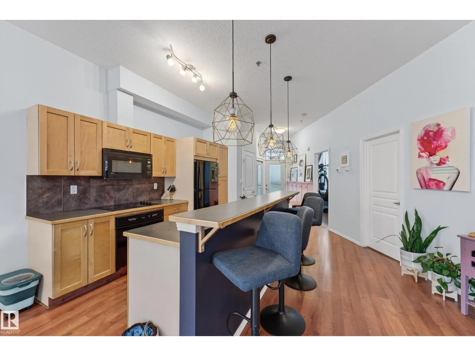 #416 10147 112 ST NW
