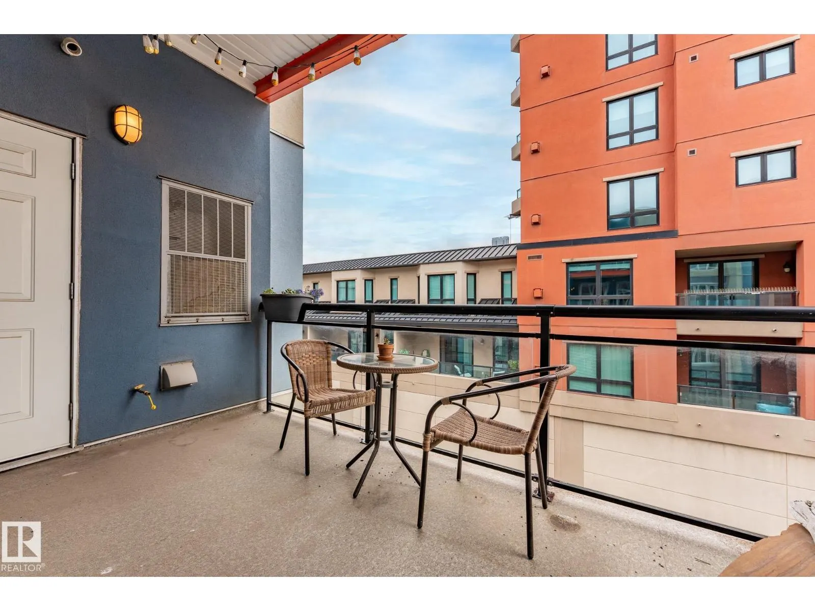 #416 10147 112 ST NW