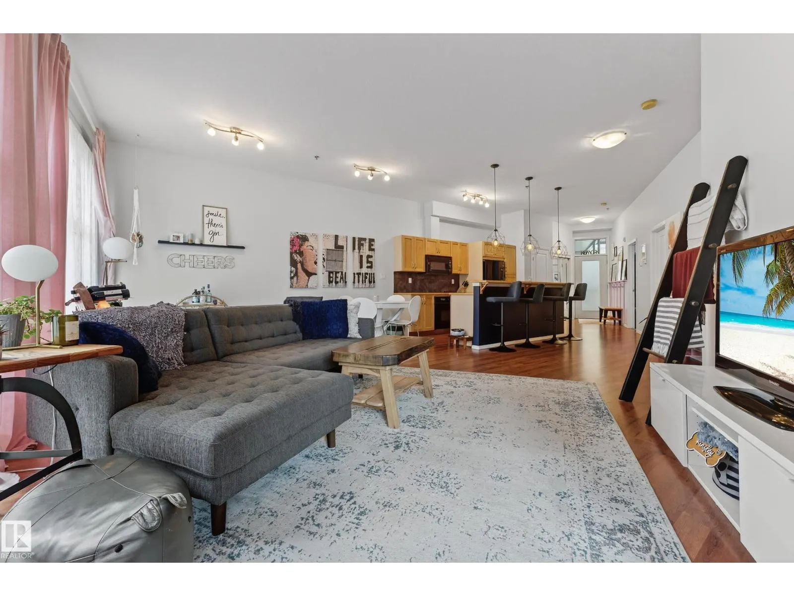 #416 10147 112 ST NW