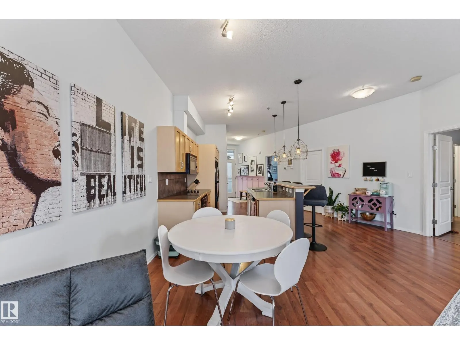 #416 10147 112 ST NW