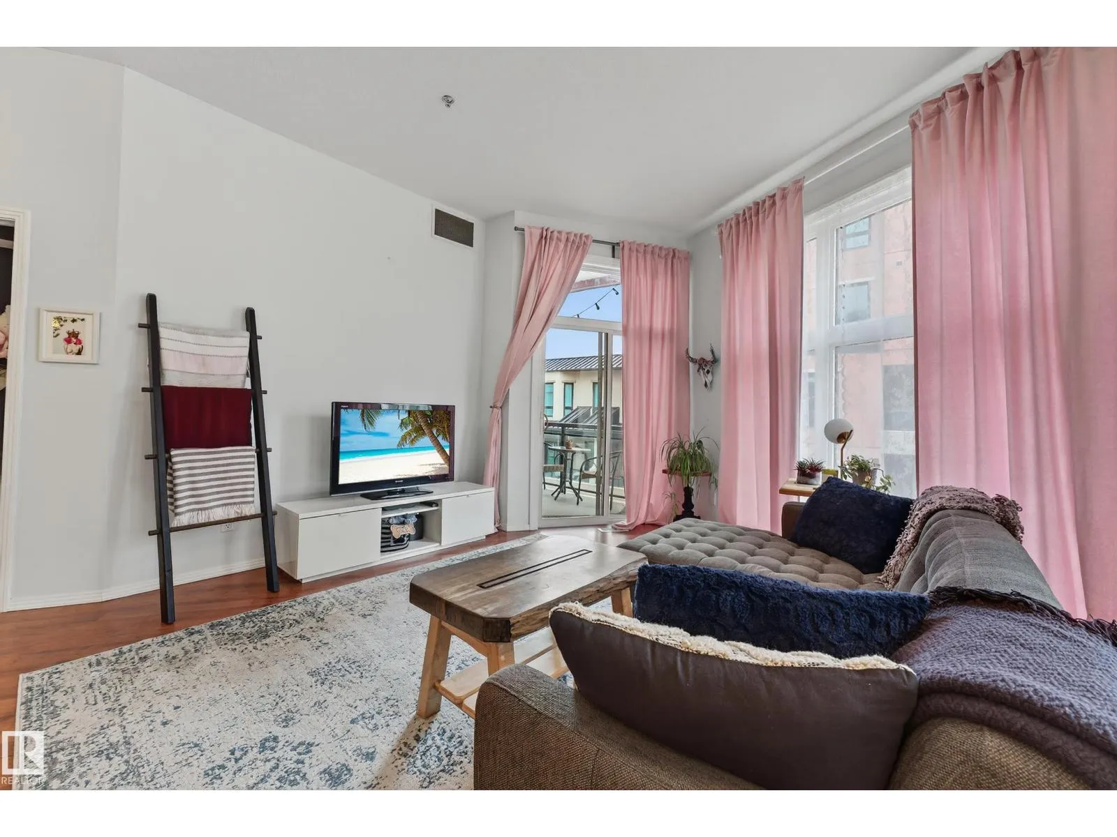 #416 10147 112 ST NW