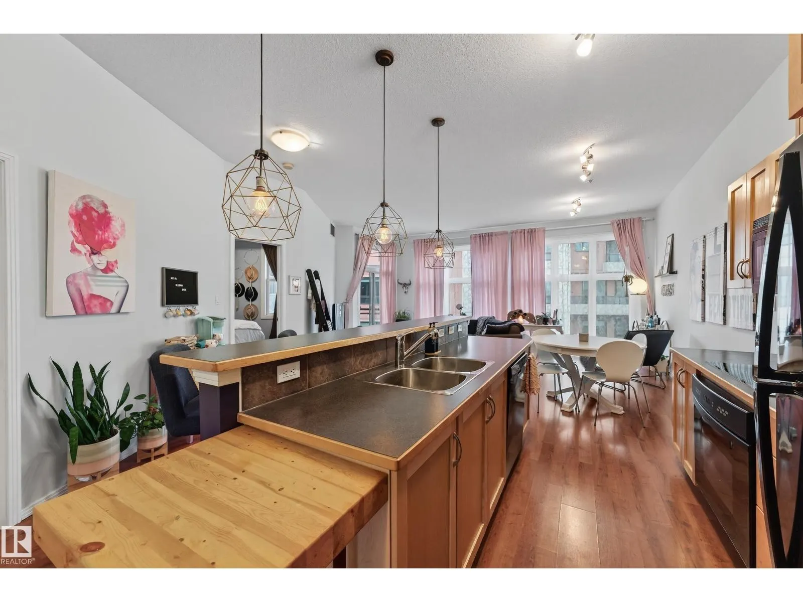 #416 10147 112 ST NW