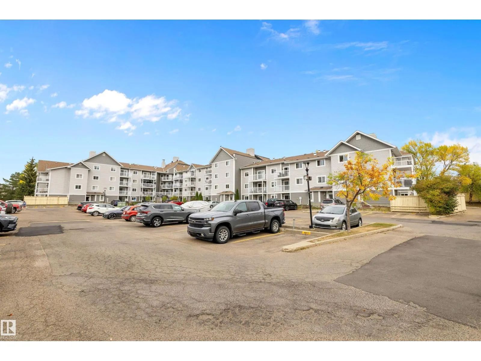 #318 5005 31 AV NW