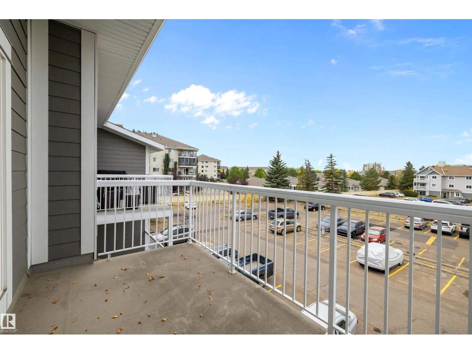 #318 5005 31 AV NW
