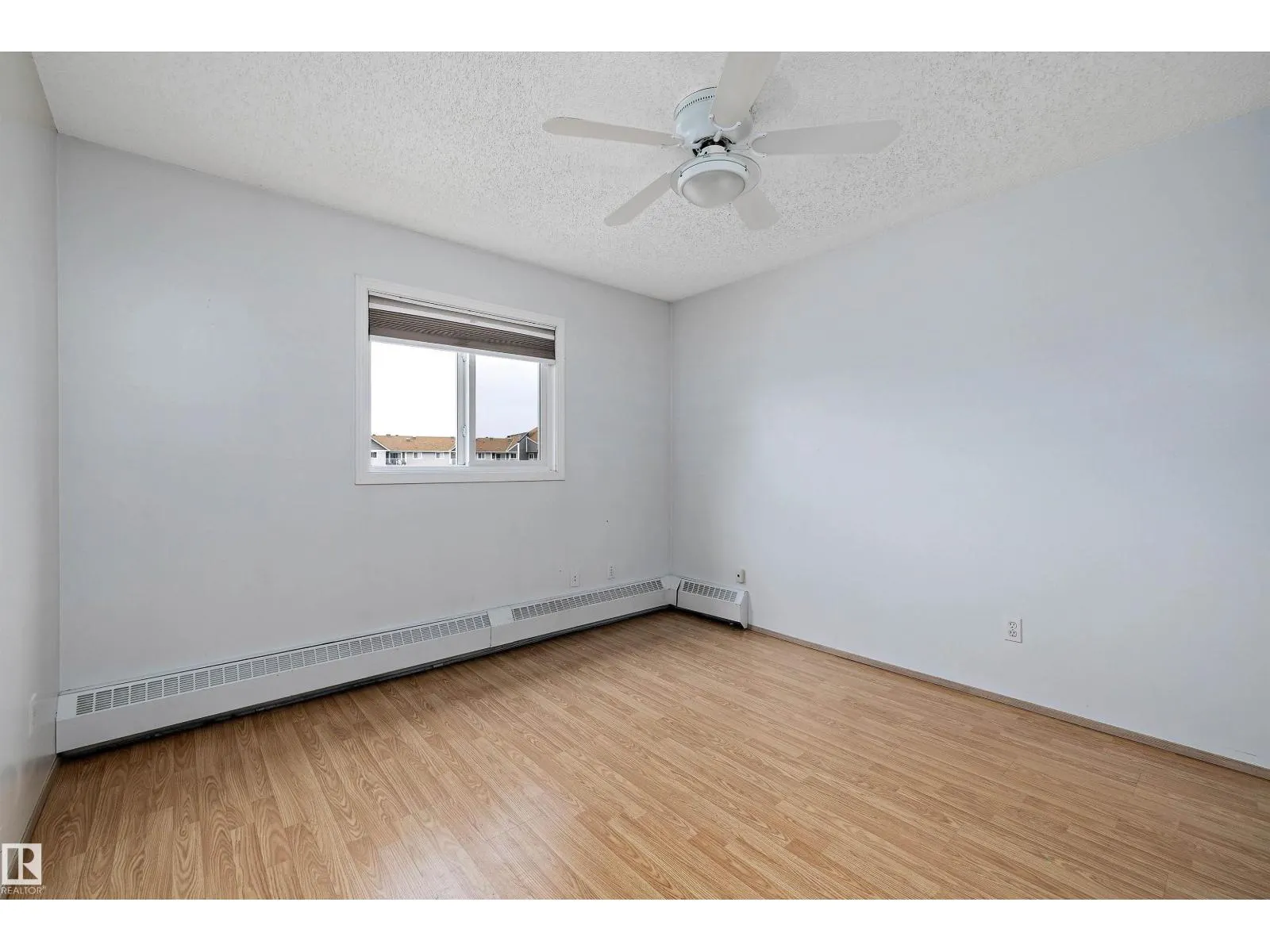 #318 5005 31 AV NW