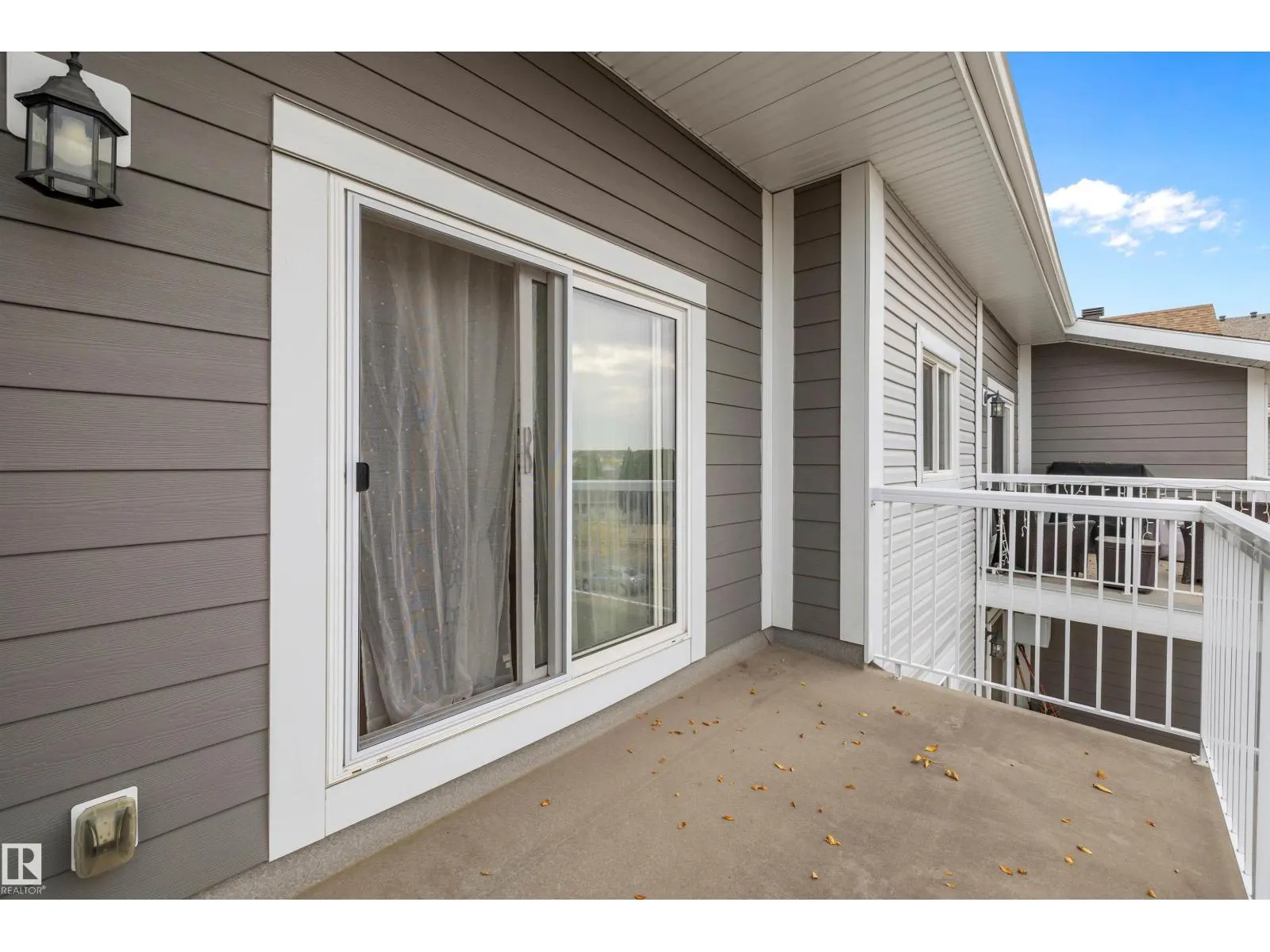 #318 5005 31 AV NW