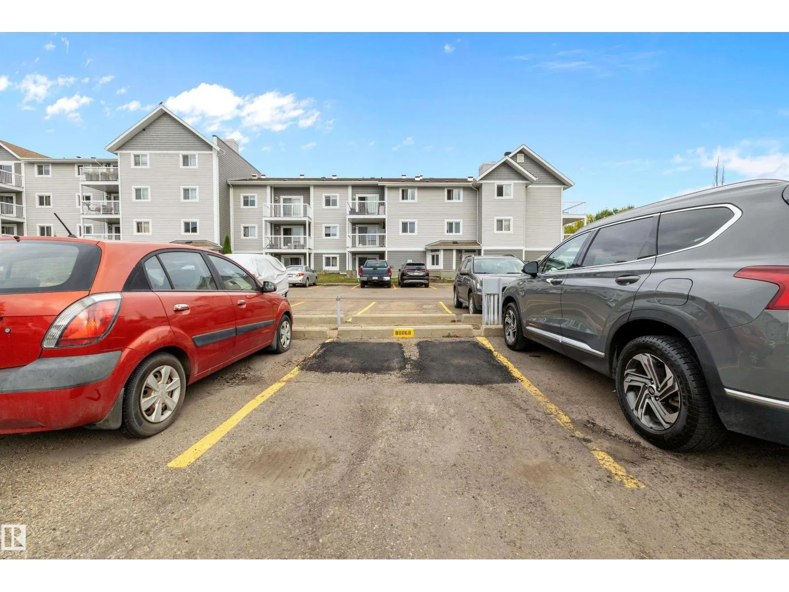 #318 5005 31 AV NW