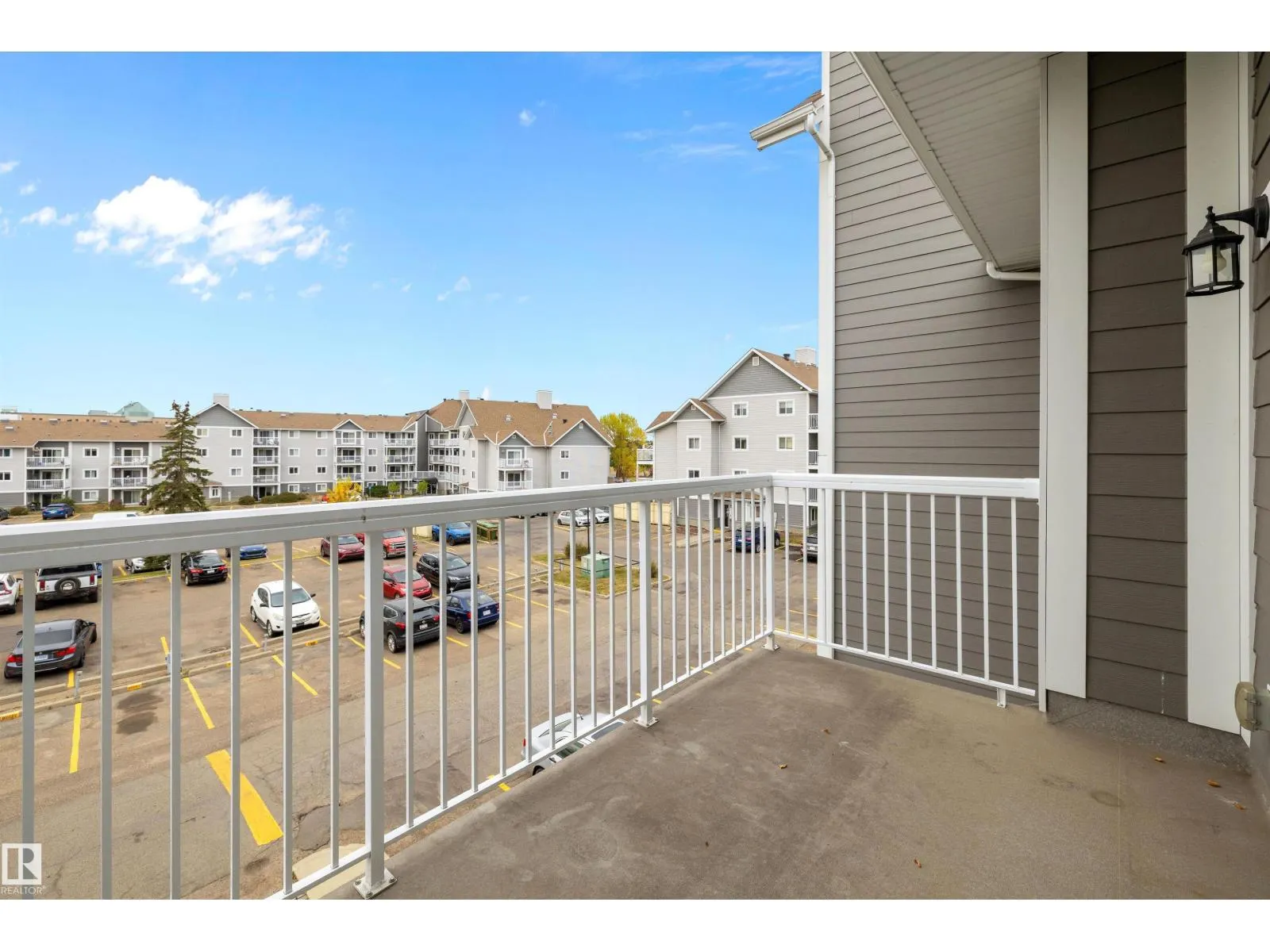 #318 5005 31 AV NW