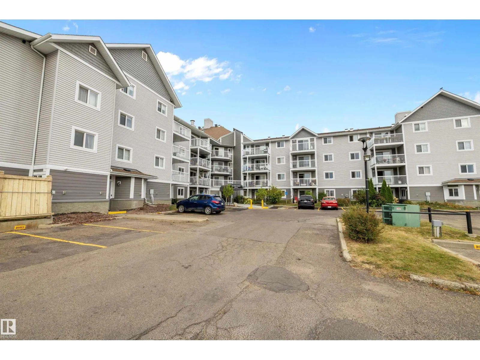 #318 5005 31 AV NW