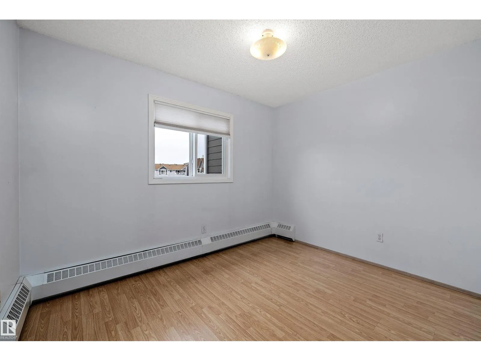 #318 5005 31 AV NW