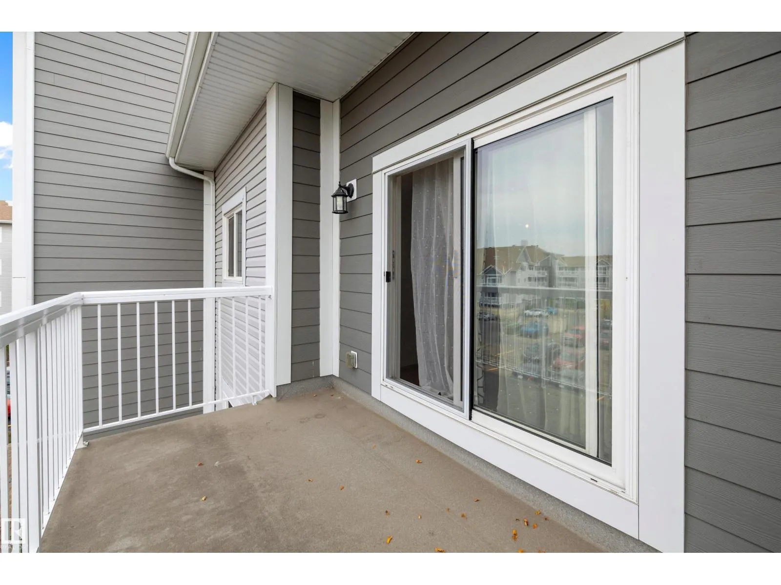 #318 5005 31 AV NW