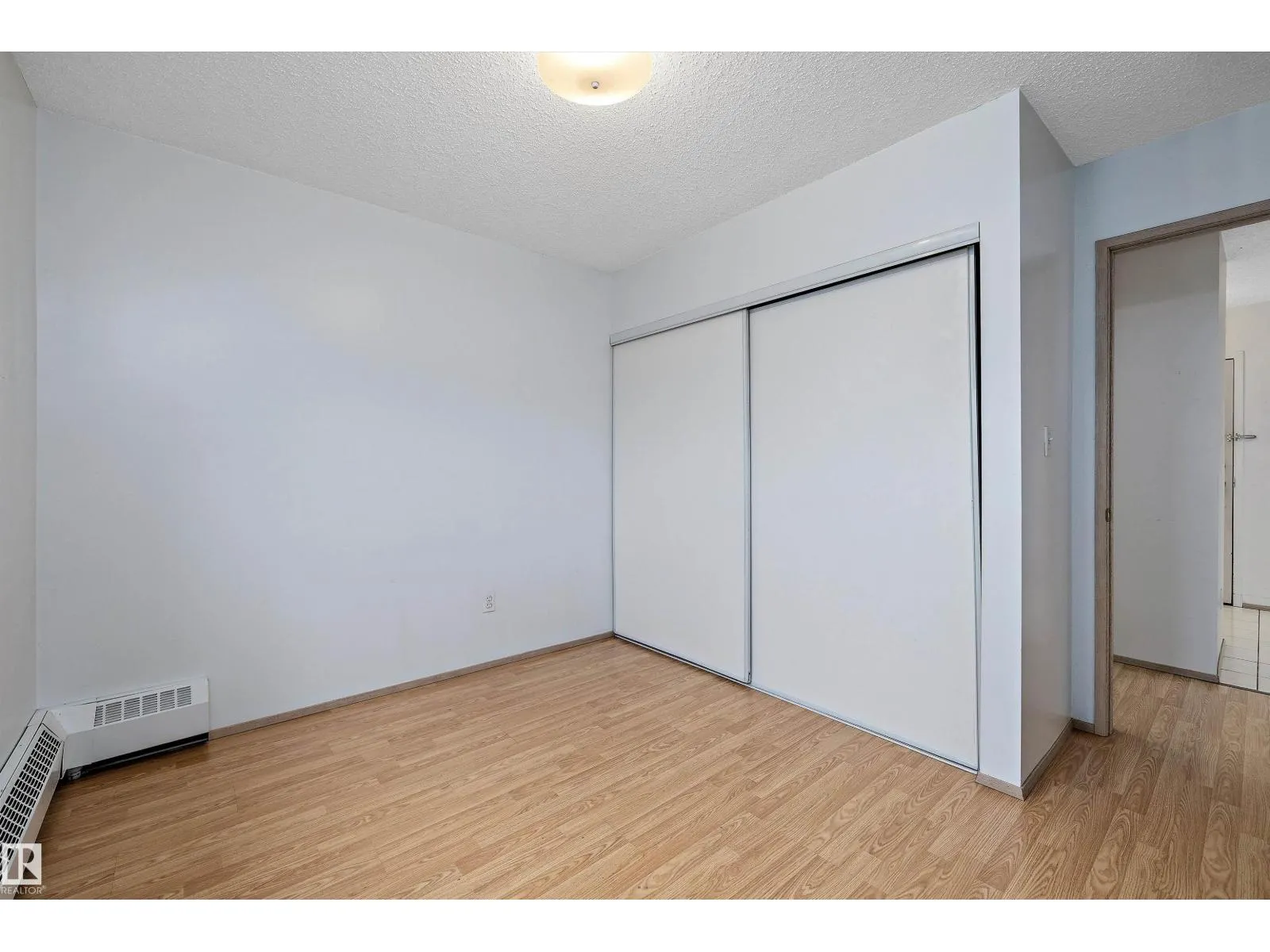 #318 5005 31 AV NW