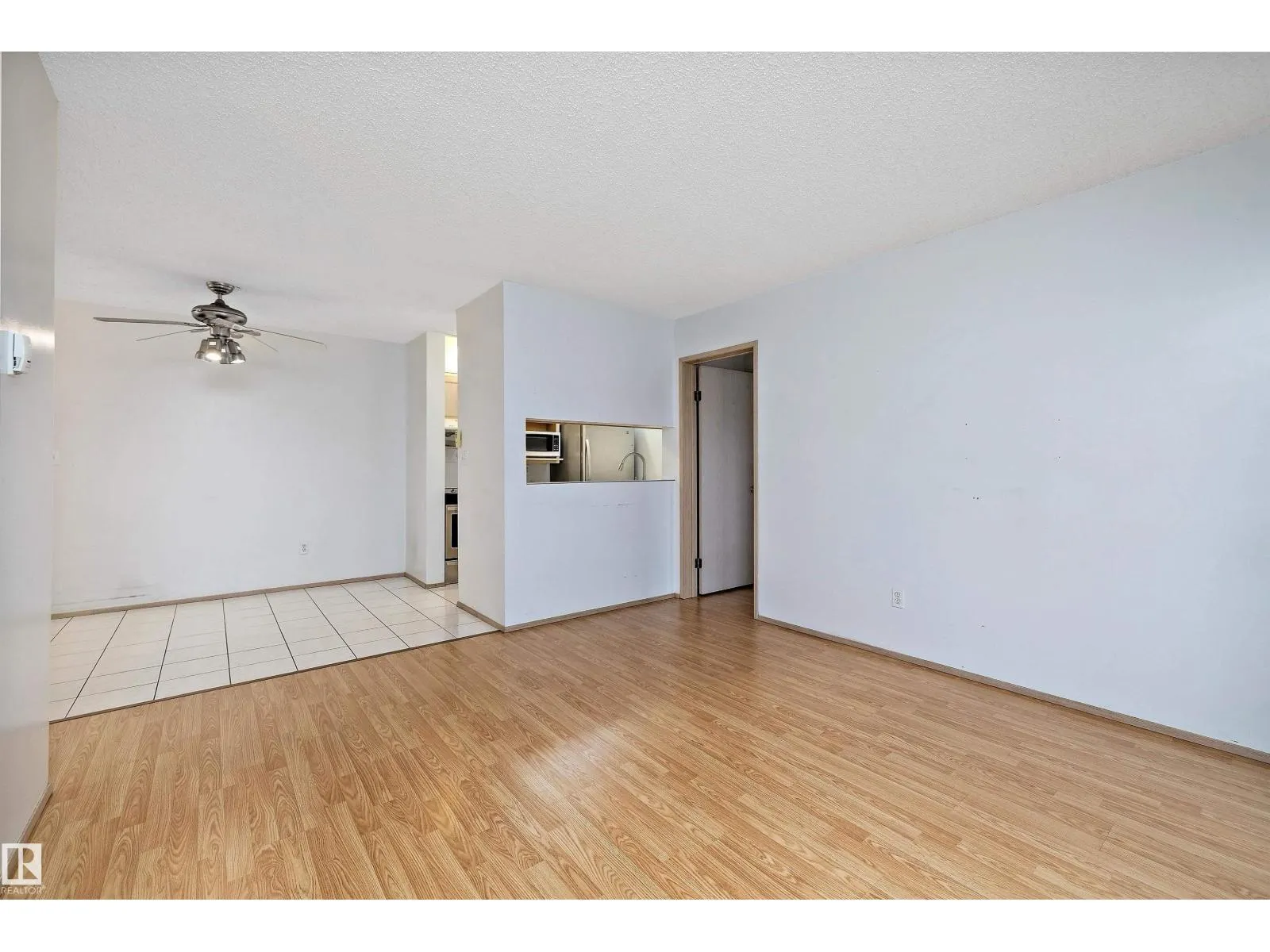 #318 5005 31 AV NW